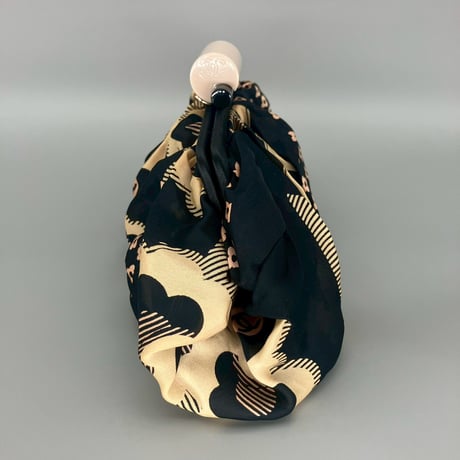 CHANEL (シャネル) ヴィンテージ カメリア フラワー ココマーク がま口 シルク クラッチバッグ ハンドバッグ