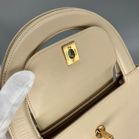 CHANEL (シャネル) ヴィンテージ ターンロック ケリー ホワイト ハンドバッグ