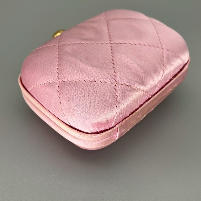 CHANEL (シャネル) ヴィンテージ サテン マトラッセ ピンク ミニポーチ