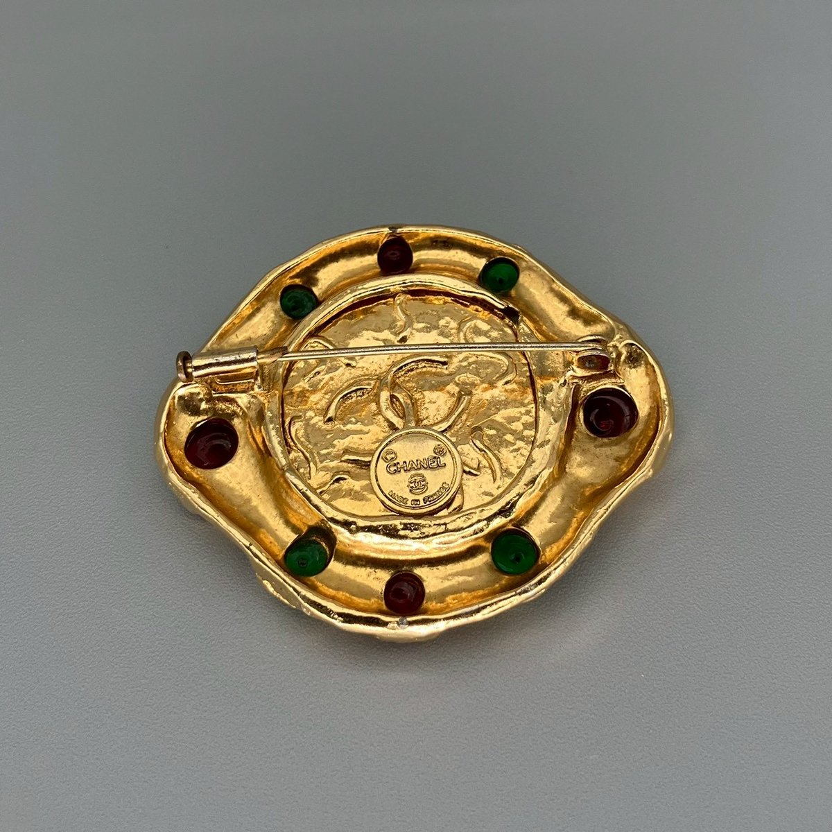 CHANEL (シャネル) ヴィンテージ カラーストーン グリポア ココマーク