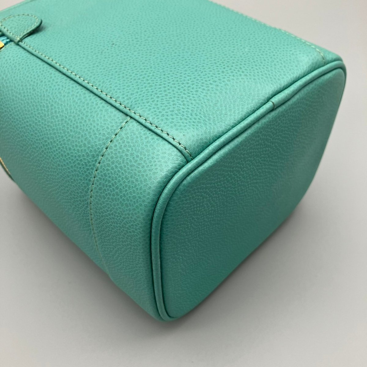 CHANEL (シャネル) ヴィンテージ デカココ ココマーク キャビア