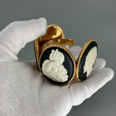 CHANEL (シャネル) ヴィンテージ カメオ ココマーク ブレスレット バングル