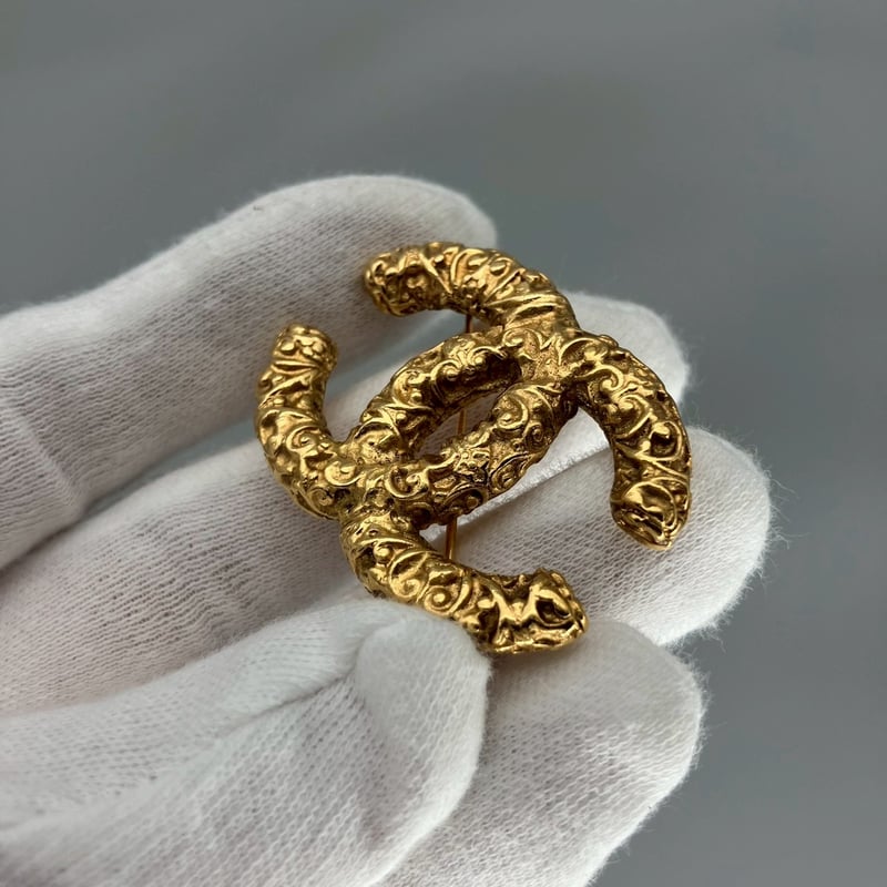 CHANEL シャネル　ブローチ　ココマーク　溶岩 CHANEL (シャネル) ヴィンテージ ココマーク 溶岩 ブローチ | Cattleya