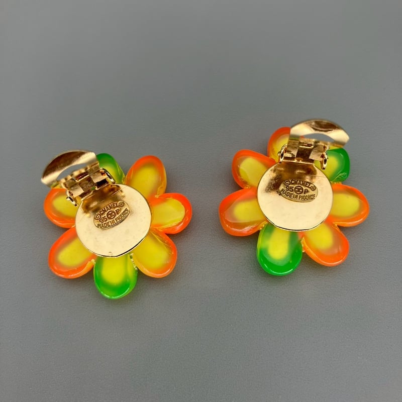 シャネル❤️ヴィンテージ フラワー イヤリング CHANEL (シャネル) ヴィンテージ フラワー ココマーク マルチカラー
