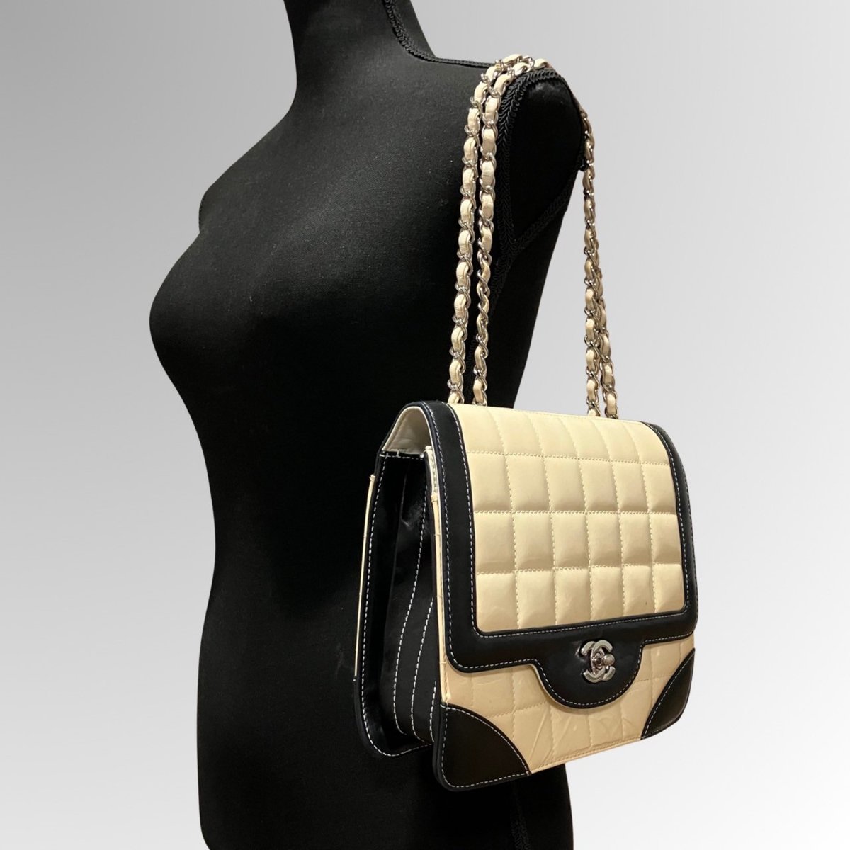 CHANEL/シャネル/ヴィンテージ/チョコバー/パテントレザー CHANEL/シャネル/ヴィンテージ/チョコバー/パテントレザー