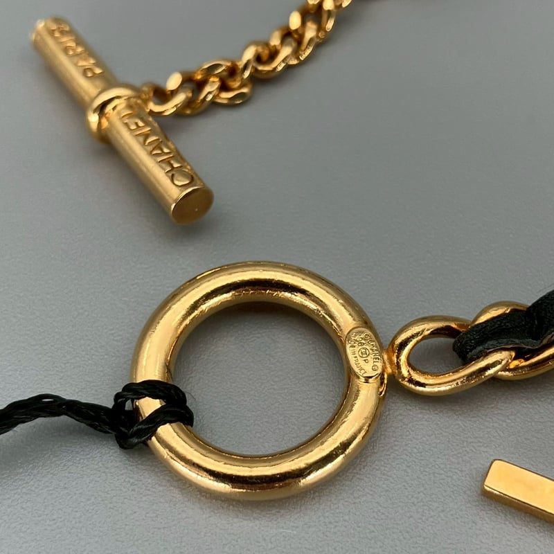 CHANEL (シャネル) ヴィンテージ ロゴ レザー ブレスレット | Cattleya