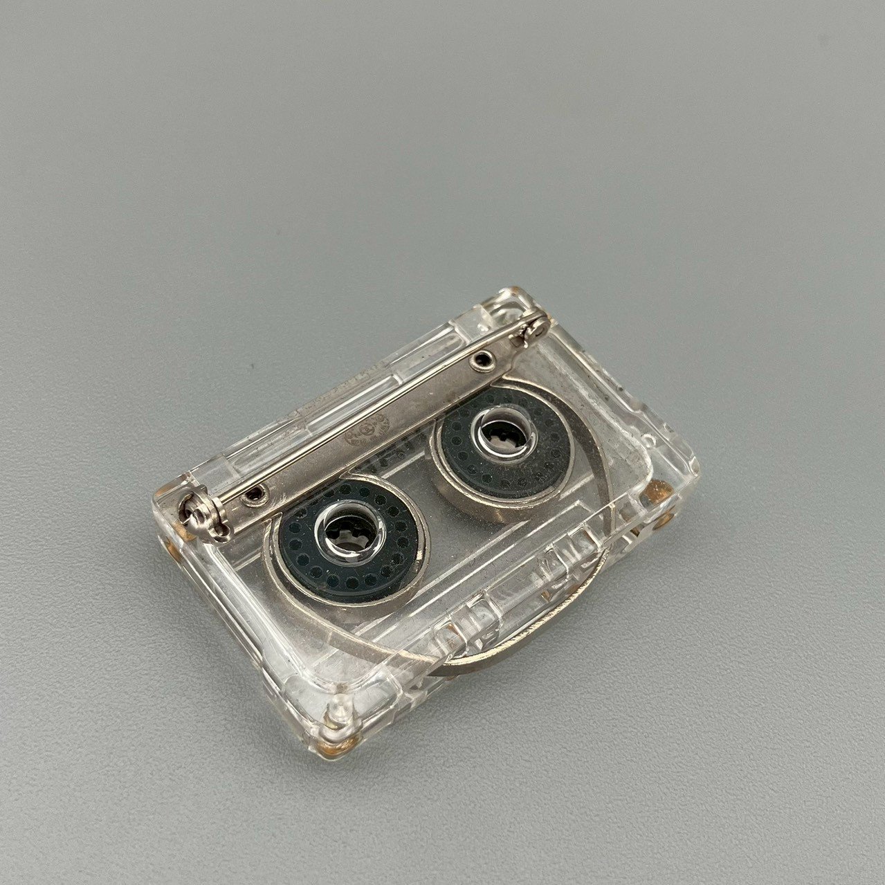 CHANEL (シャネル) ヴィンテージ カセットテープ ロゴ ブローチ