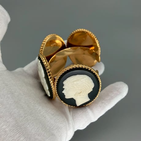 CHANEL (シャネル) ヴィンテージ カメオ ココマーク ブレスレット バングル