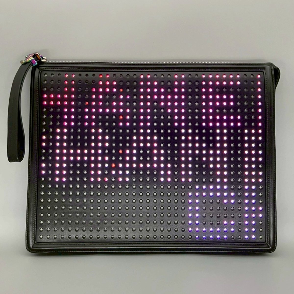 CHANEL (シャネル) 2017 プレタポルテコレクション LED レインボー