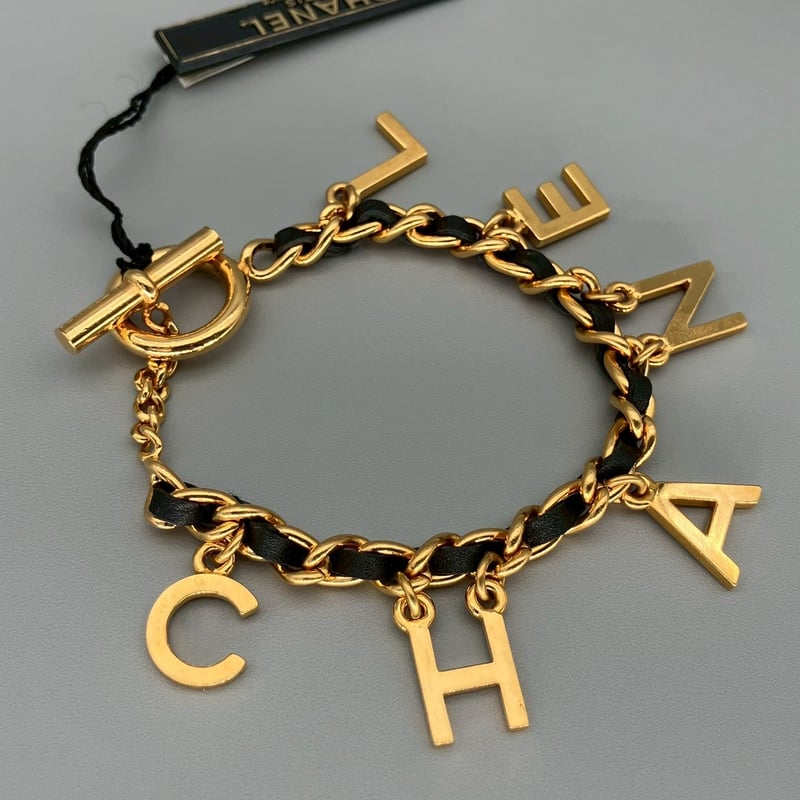 CHANEL (シャネル) ヴィンテージ ロゴ レザー ブレスレット | Cattleya