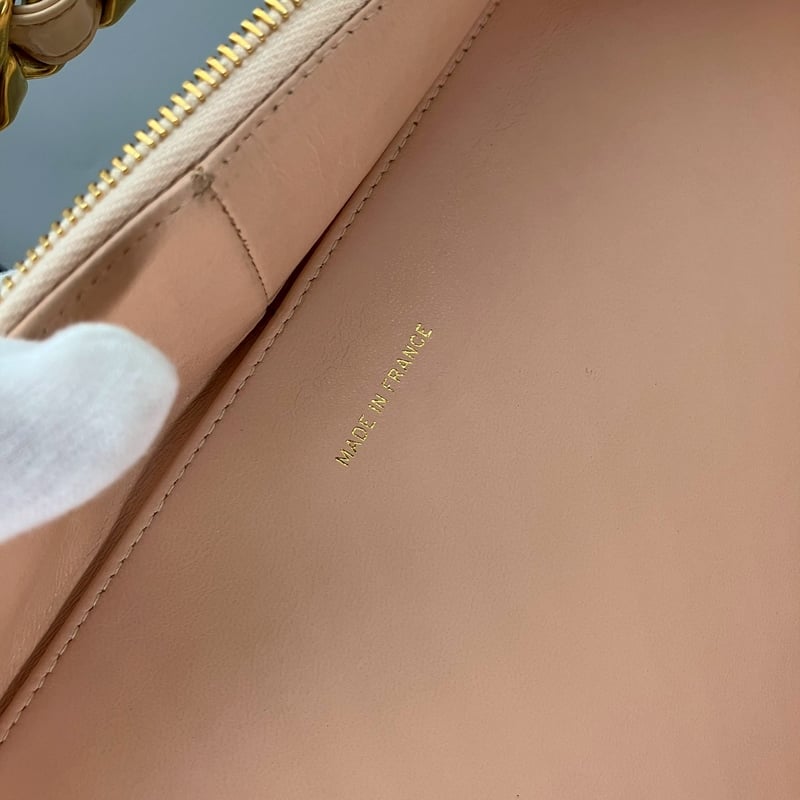 CHANEL ベージュ エナメル パーティーバッグ CHANEL (シャネル) ヴィンテージ パテントレザー エナメル バニティ