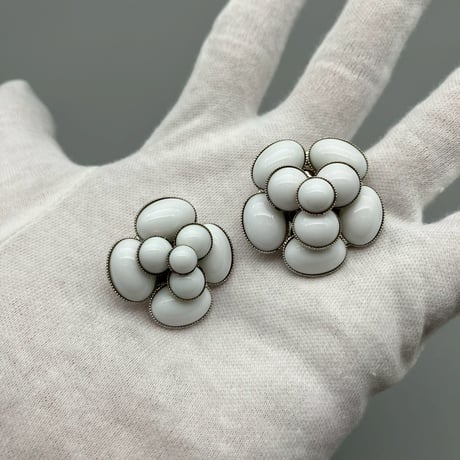 CHANEL (シャネル) ヴィンテージ カメリア フラワー アシンメトリー イヤリング