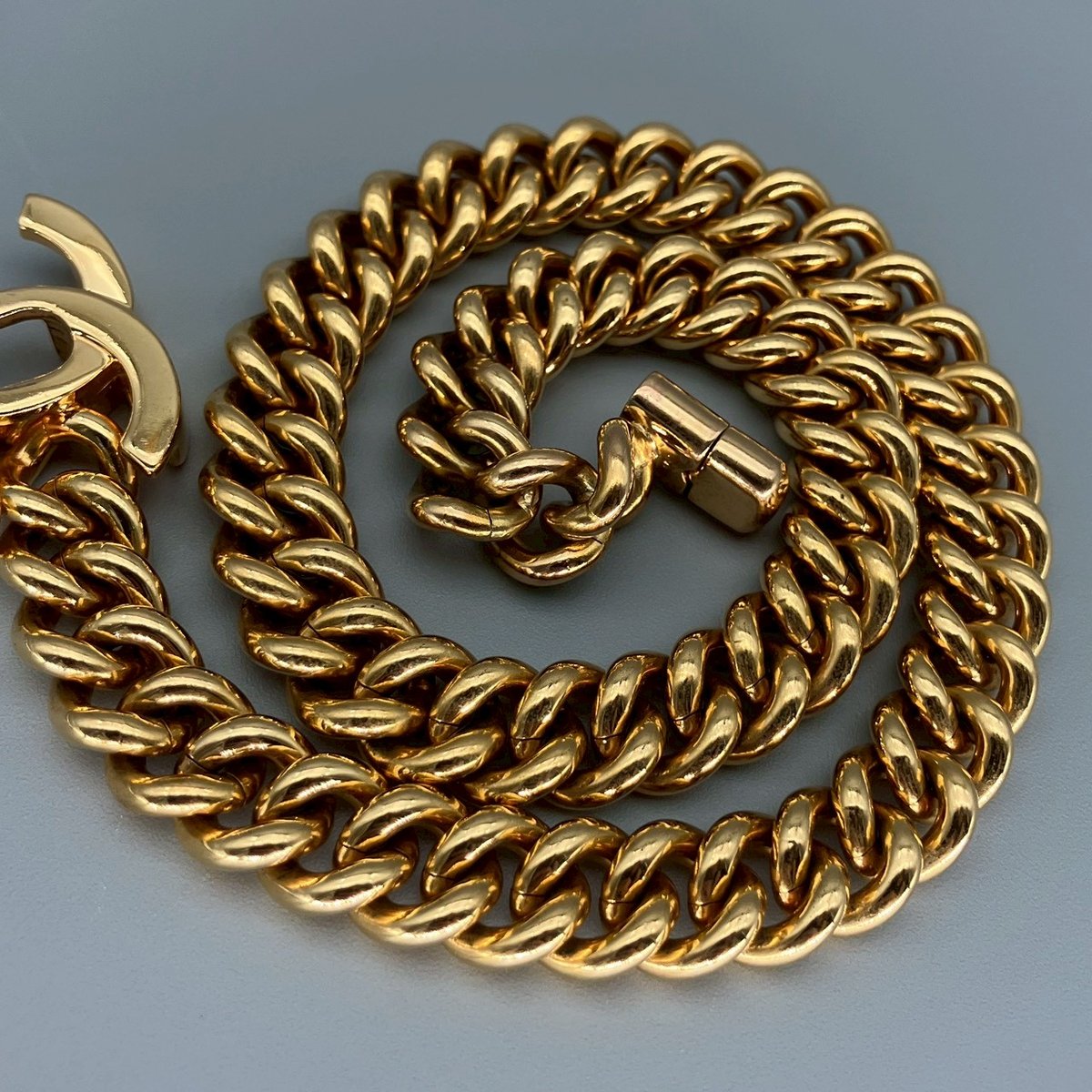 ♡CHANELシャネル　ヴィンテージ　ターンロック　ブローチ・シルバー♡ 楽天市場】シャネル ブローチ シルバーの通販