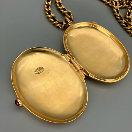CHANEL (シャネル) ヴィンテージ ロケットペンダント グリポア カラーストーン ココマーク レザーチェーン ネックレス