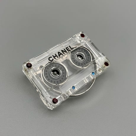 CHANEL (シャネル) ヴィンテージ カセットテープ ロゴ ブローチ