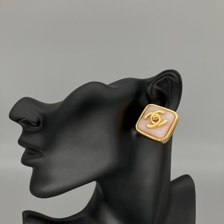 CHANEL (シャネル) ヴィンテージ ターンロック ひし形 パール イヤリング