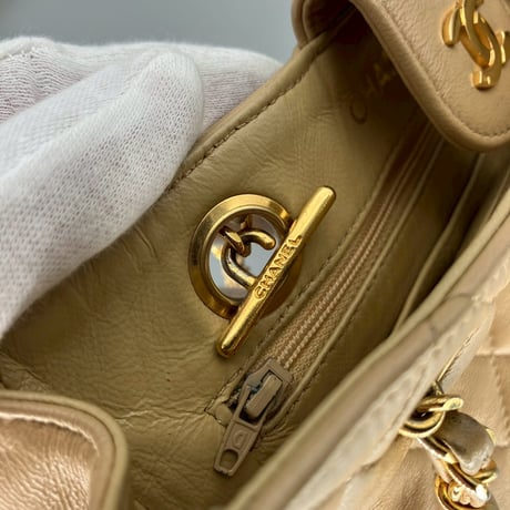 CHANEL (シャネル) ヴィンテージ マトラッセ ココマーク プッシュロック ベージュ ミニショルダーバッグ