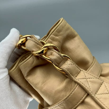 CHANEL (シャネル) ヴィンテージ ラムスキン ココマーク ベージュ 巾着 ハンドバッグ