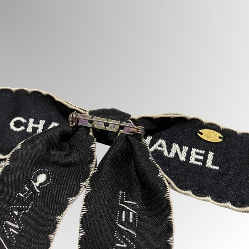 CHANEL/シャネル/ヴィンテージ/リボン/ロゴ/ブローチ CHANEL/シャネル/ヴィンテージ/リボン/ロゴ/ブローチ