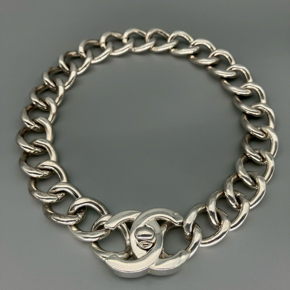 ♡CHANELシャネル　ヴィンテージ　ターンロック　ブローチ・シルバー♡ ♡CHANELシャネル ヴィンテージ ターンロック ブローチ・シルバー