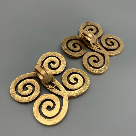 CHANEL (シャネル) ヴィンテージ 渦巻 大振り イヤリング