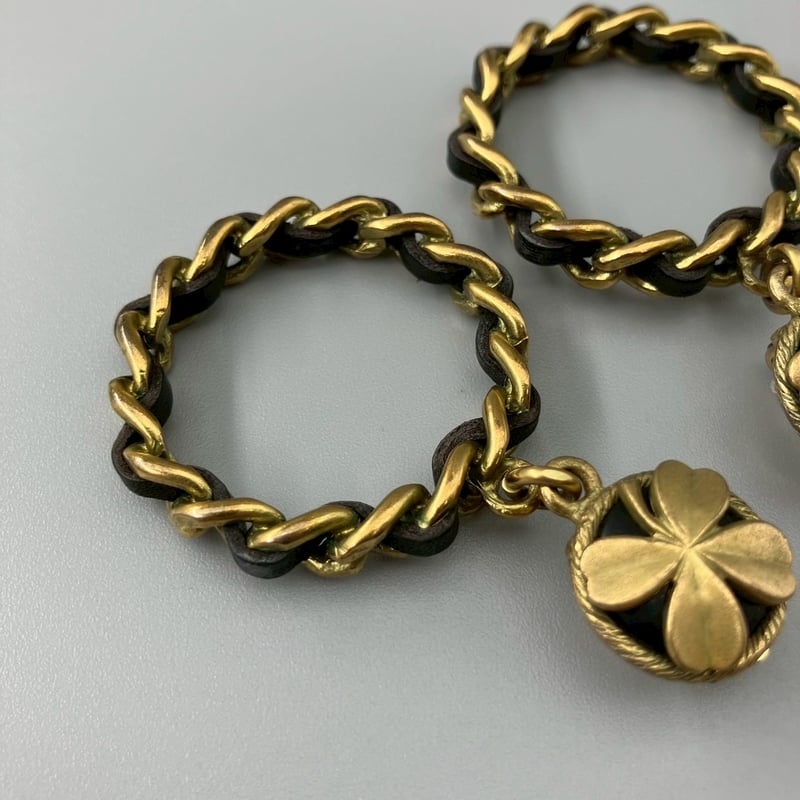 CHANEL (シャネル) ヴィンテージ クローバー レザー スイング
