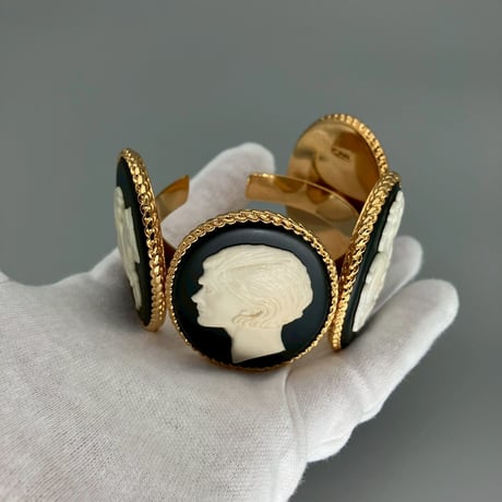 CHANEL (シャネル) ヴィンテージ カメオ ココマーク ブレスレット バングル