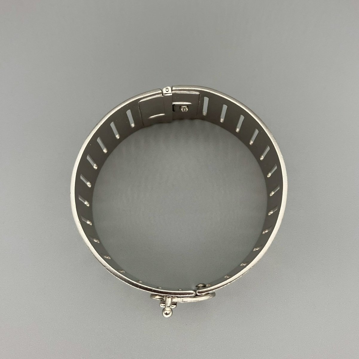 CHANEL (シャネル) ヴィンテージ ロゴ ブレスレット バングル