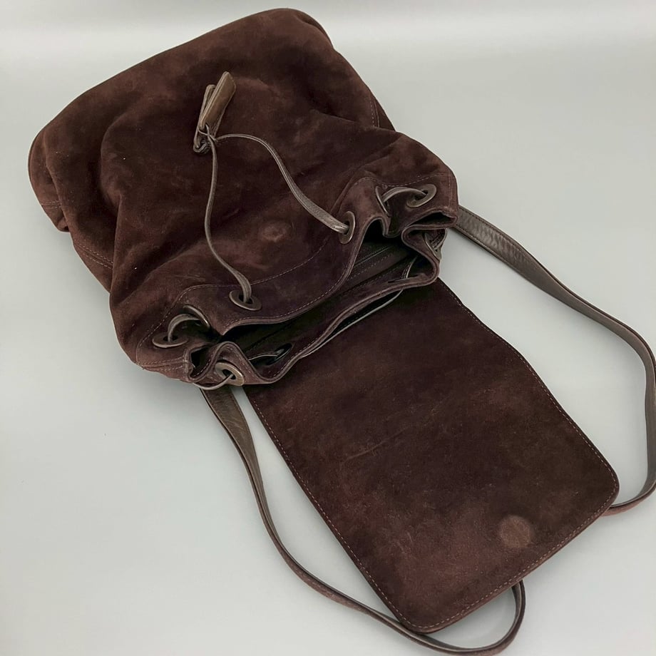 690c54de6857f8024398f0d9