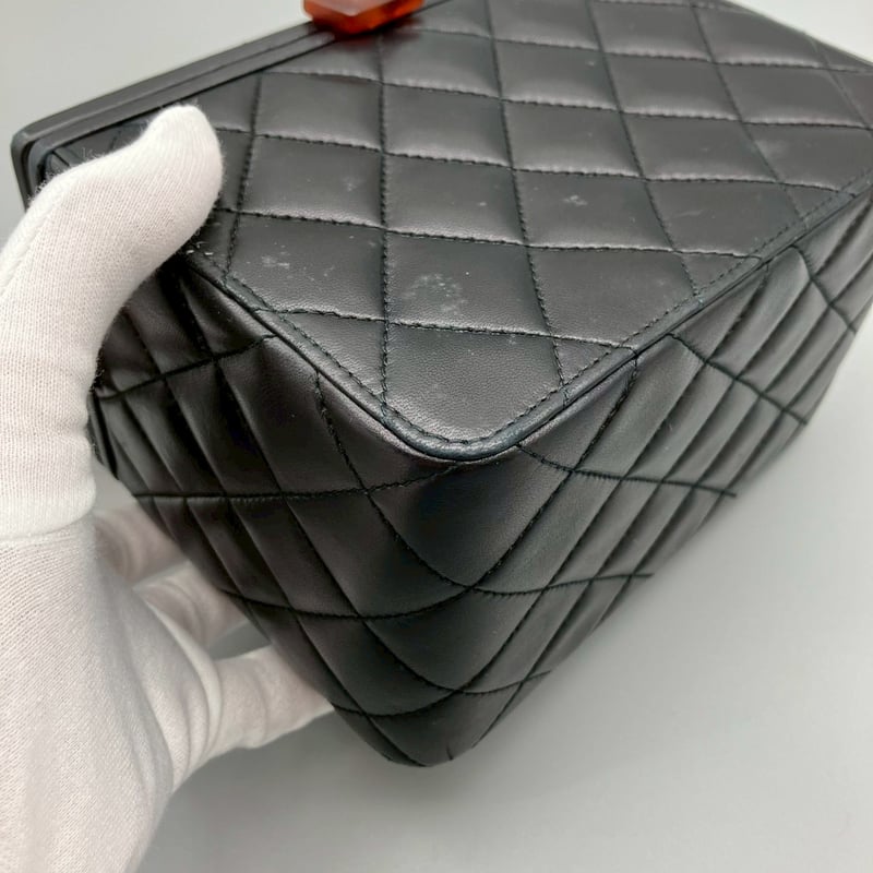 CHANEL (シャネル) ヴィンテージ べっ甲 ココマーク ラムスキン