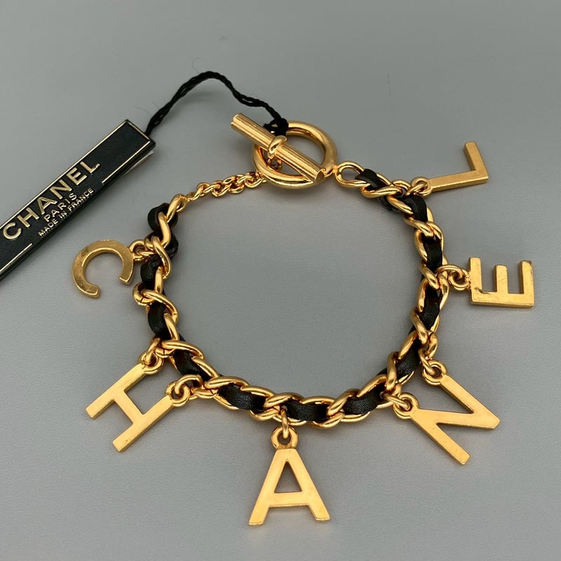 CHANEL (シャネル) ヴィンテージ ロゴ レザー ブレスレット | Cattleya