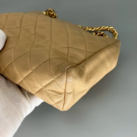 CHANEL (シャネル) ヴィンテージ マトラッセ ココマーク プッシュロック ベージュ ミニショルダーバッグ