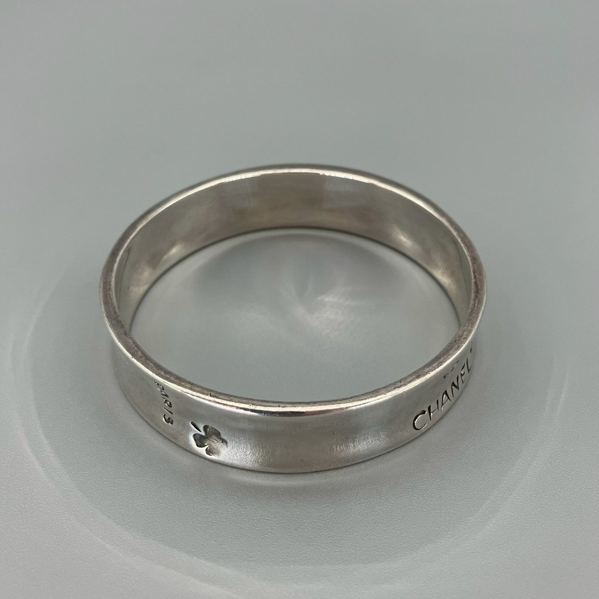 CHANEL (シャネル) ヴィンテージ シルバー925 ロゴ バングル | Cattleya