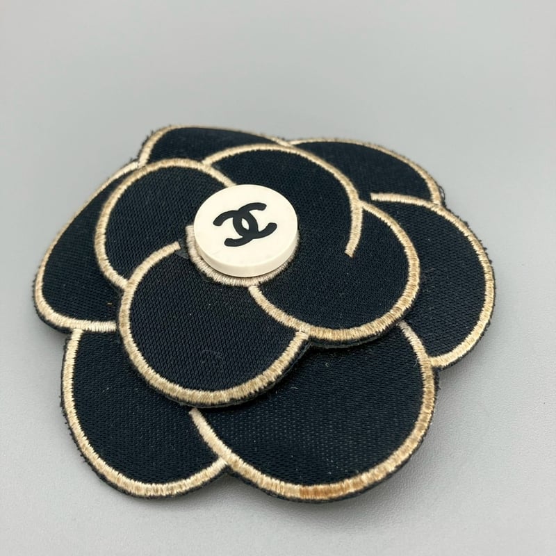 新品未使用CHANEL ブラック CCマークたっぷりカメリアブローチ CHANEL (シャネル) ヴィンテージ ココマーク カメリア ブラック