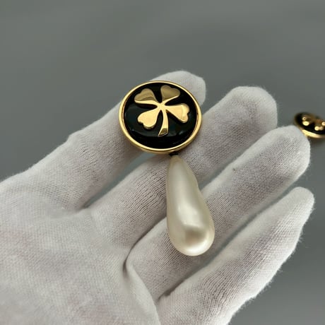 CHANEL (シャネル) ヴィンテージ クローバー パール スイング イヤリング