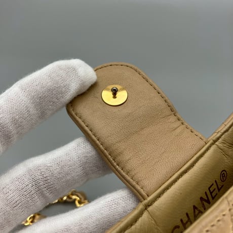 CHANEL (シャネル) ヴィンテージ マトラッセ ココマーク プッシュロック ベージュ ミニショルダーバッグ