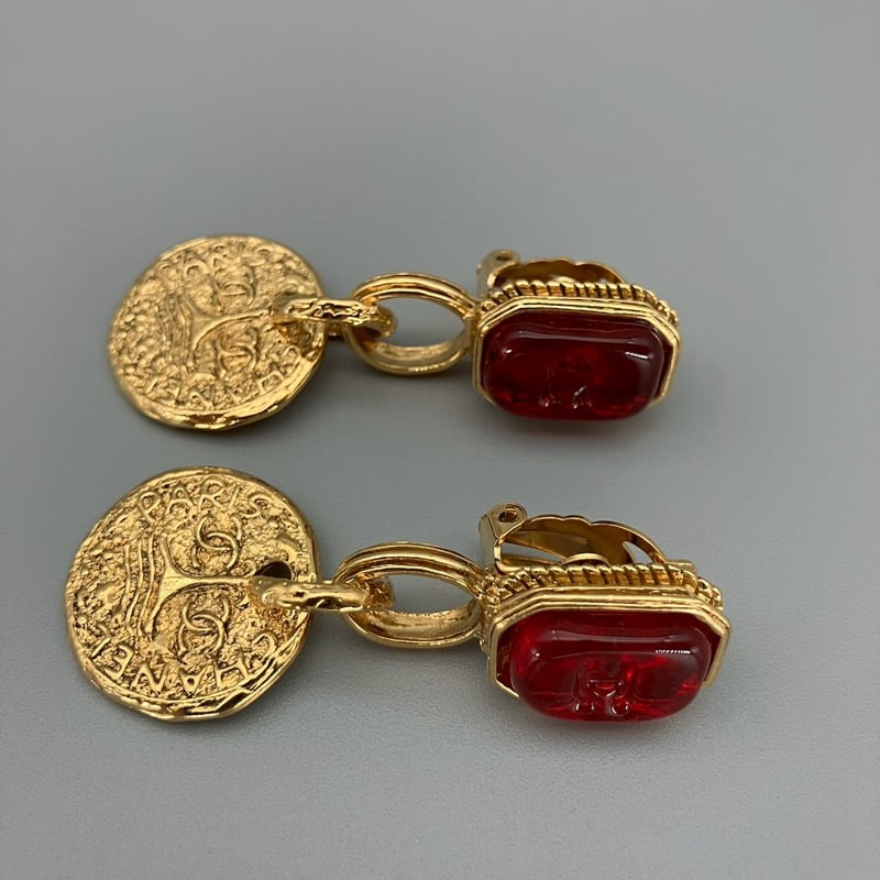 激レア CHANEL ピアス グリポア ココマーク カラーストーン 片耳 激レア CHANEL ピアス グリポア ココマーク カラーストーン 片耳