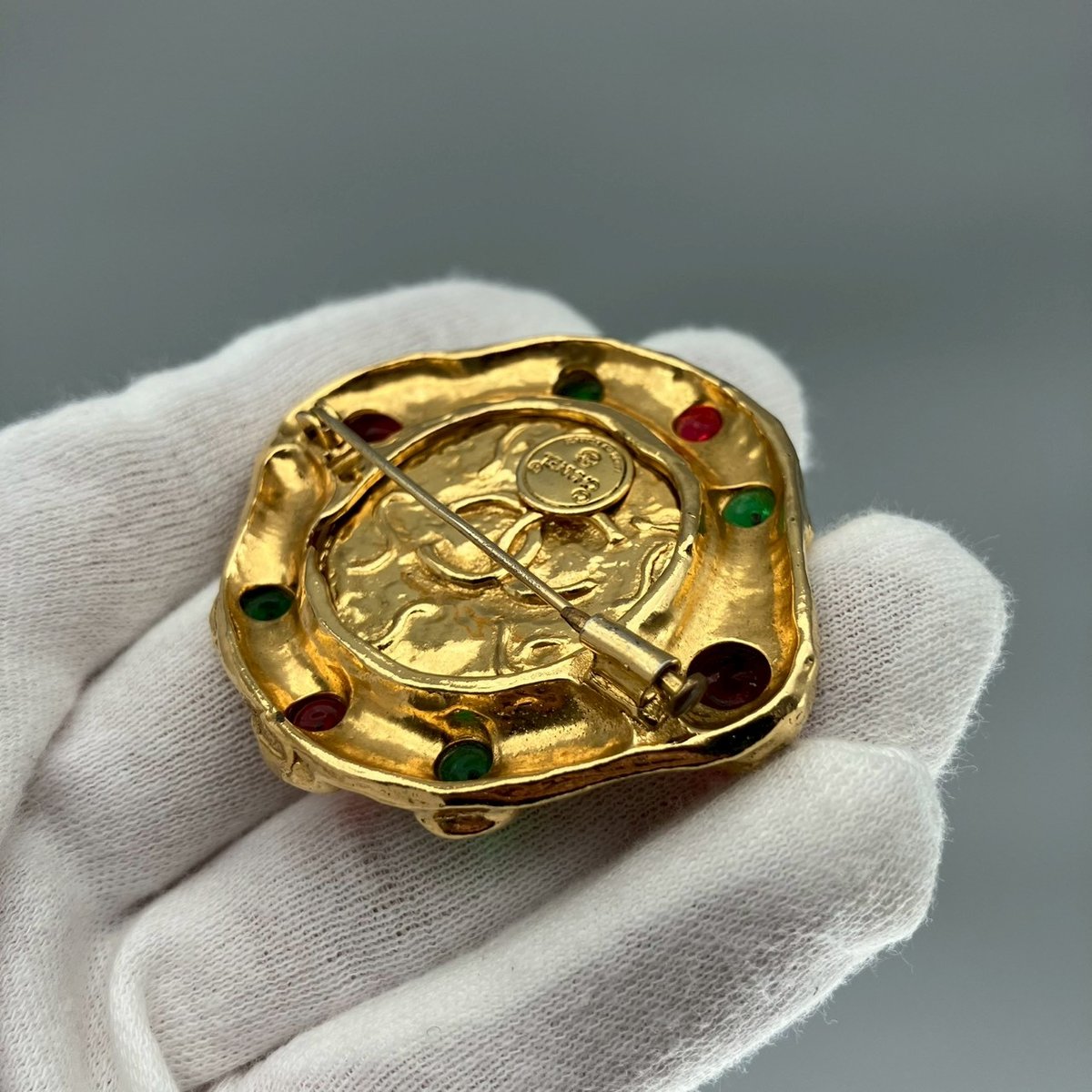 CHANEL (シャネル) ヴィンテージ カラーストーン グリポア ココマーク