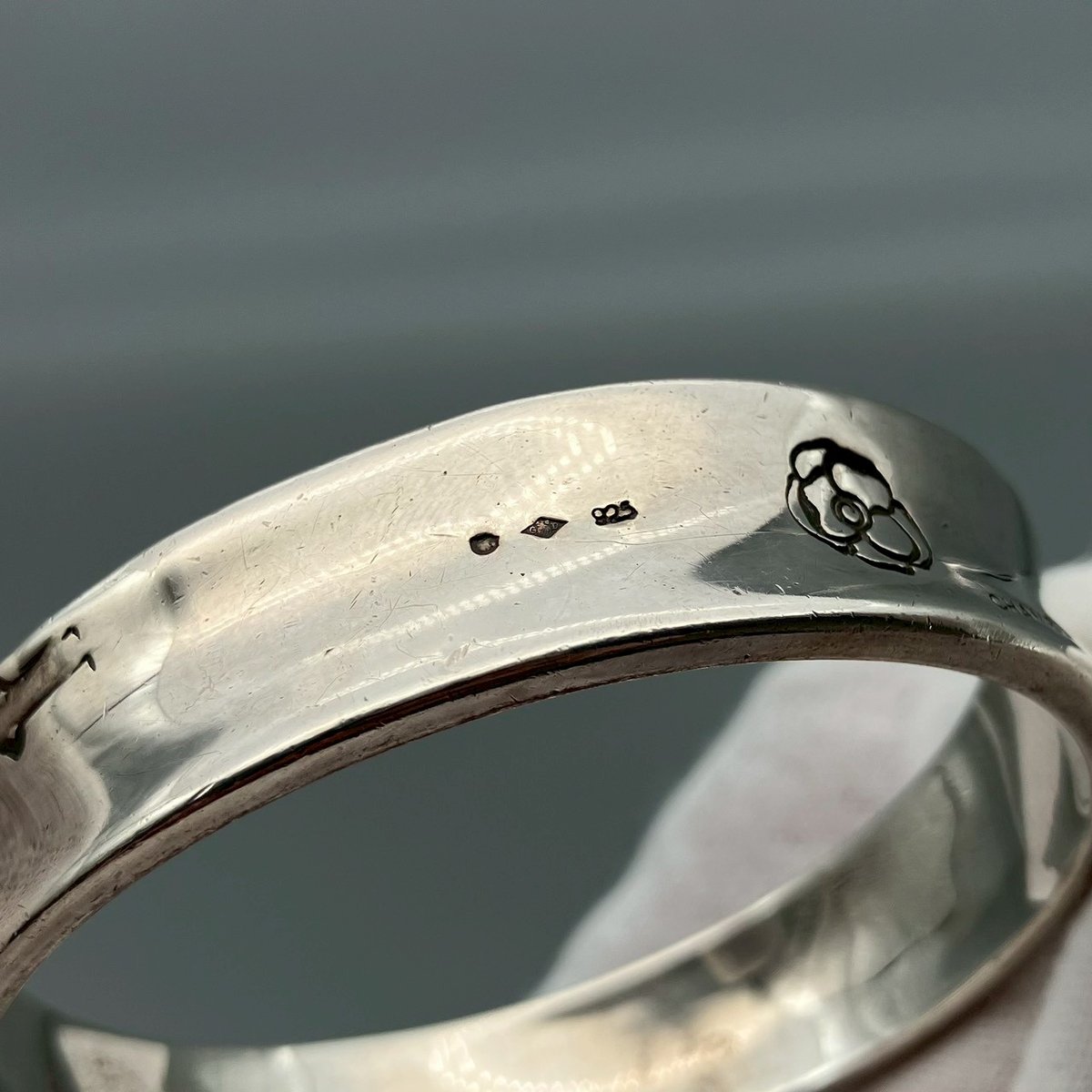 CHANEL (シャネル) ヴィンテージ シルバー925 ロゴ バングル | Cattleya