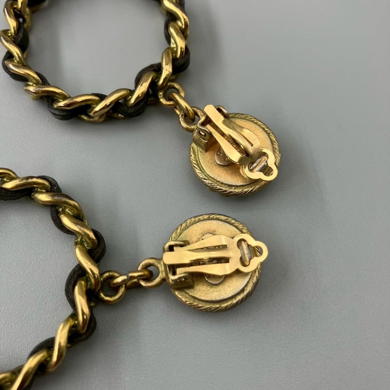 CHANEL ヴィンテージ　イヤリング シャネル ヴィンテージボタン型 イヤリング | YM.Boutique