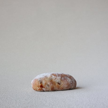 無花果とクリームチーズの全粒パン　１個