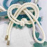組紐で作ったパーカーの紐