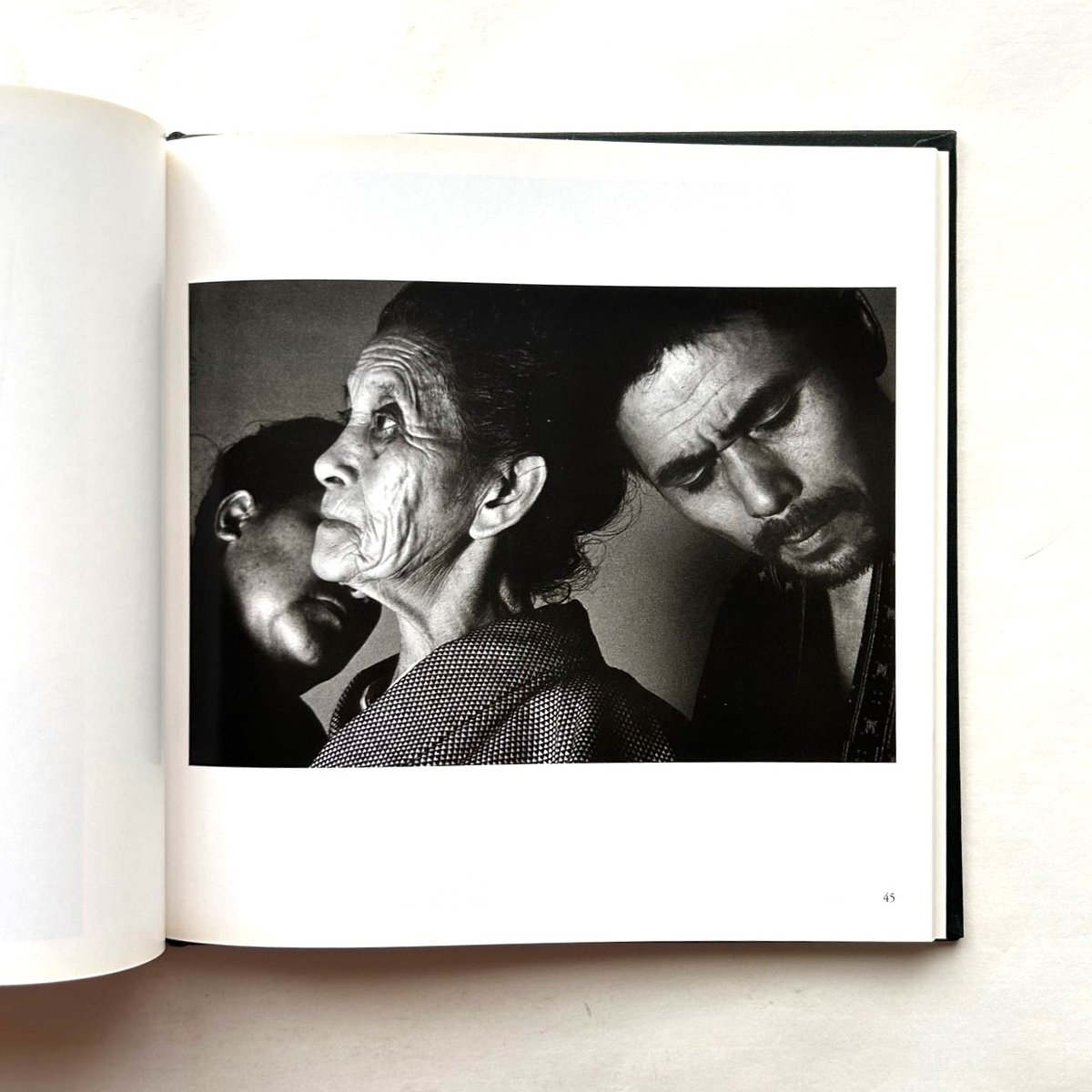 Eikoh Hosoe (Masters of Photography) / Mark Hol