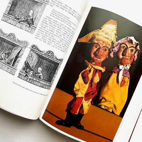The World of Puppets / Rene Simmen
