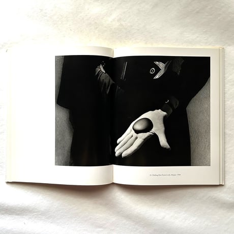 Georgia O’Keeffe At Ghost Ranch  /  ジョン・ロエンガード