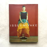 ISSEY MIYAKE 三宅一生 / マーク・ホルボーン