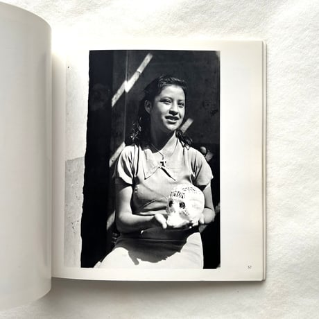 Manuel Alvarez Bravo (Aperture Masters of Photography Three) / Aperture