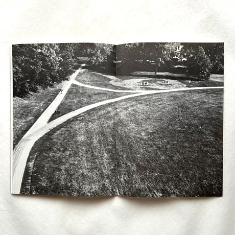 クリスト　包まれた遊歩道 資料展 /  原美術館 編