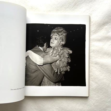 Diane Arbus   An Aperture Monograph / Doon Arbus 文、Marvin Israel 編