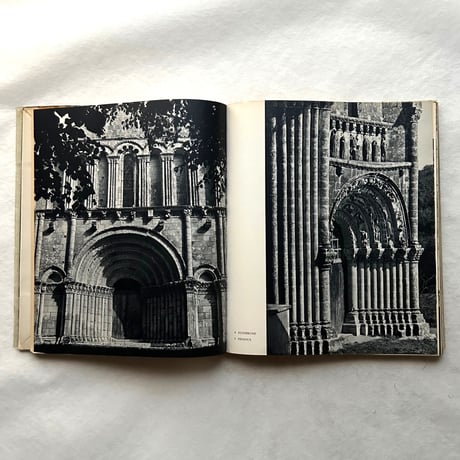 Sculpteurs de la SAINTONDE ROMANE サントンジュ・ロマンの彫刻たち。